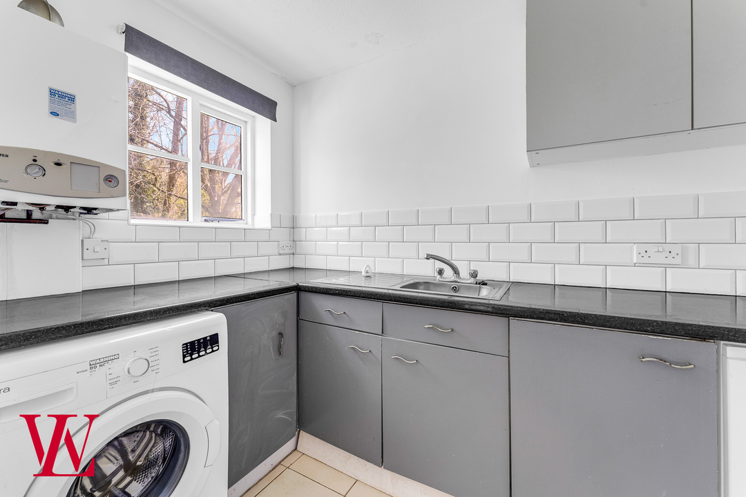 1 bed apartment for sale in Rushes Court, Bishop's Stortford, Hertfordshire  - Property Image 4