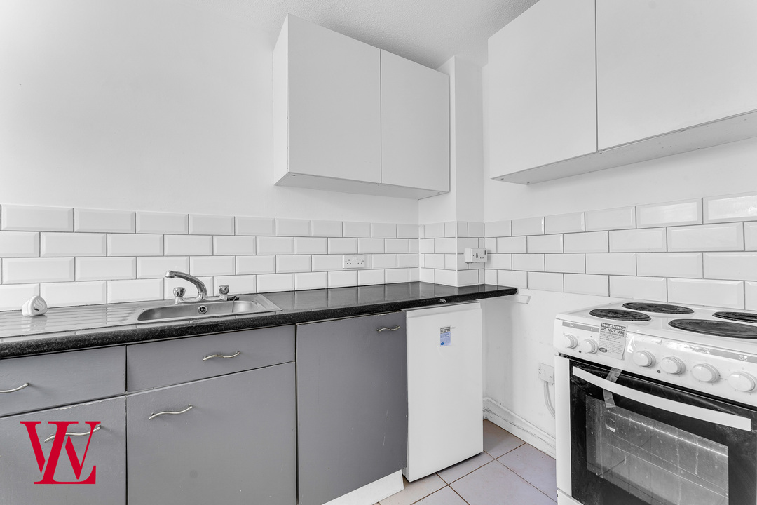 1 bed apartment for sale in Rushes Court, Bishop's Stortford, Hertfordshire  - Property Image 5