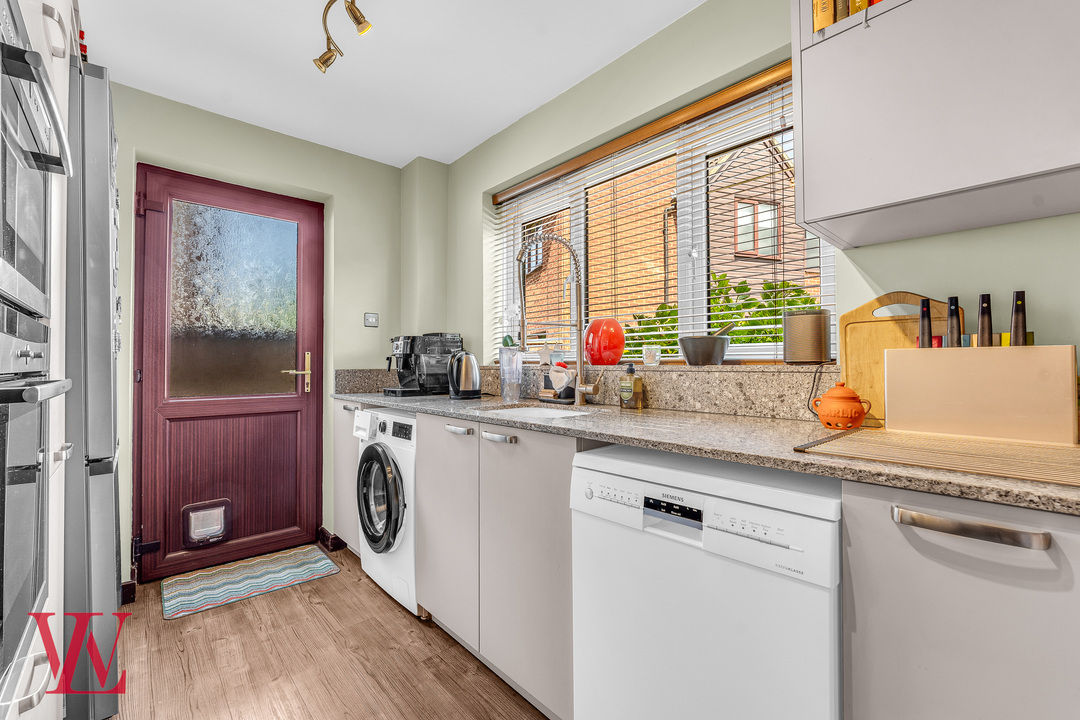 4 bed detached house for sale in Edens Close, Bishop's Stortford, Hertfordshire  - Property Image 10