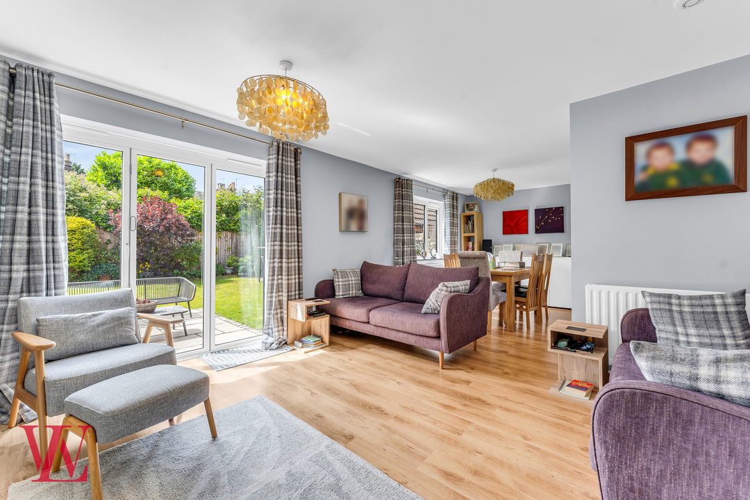 4 bed detached house for sale in Edens Close, Bishop's Stortford, Hertfordshire 2