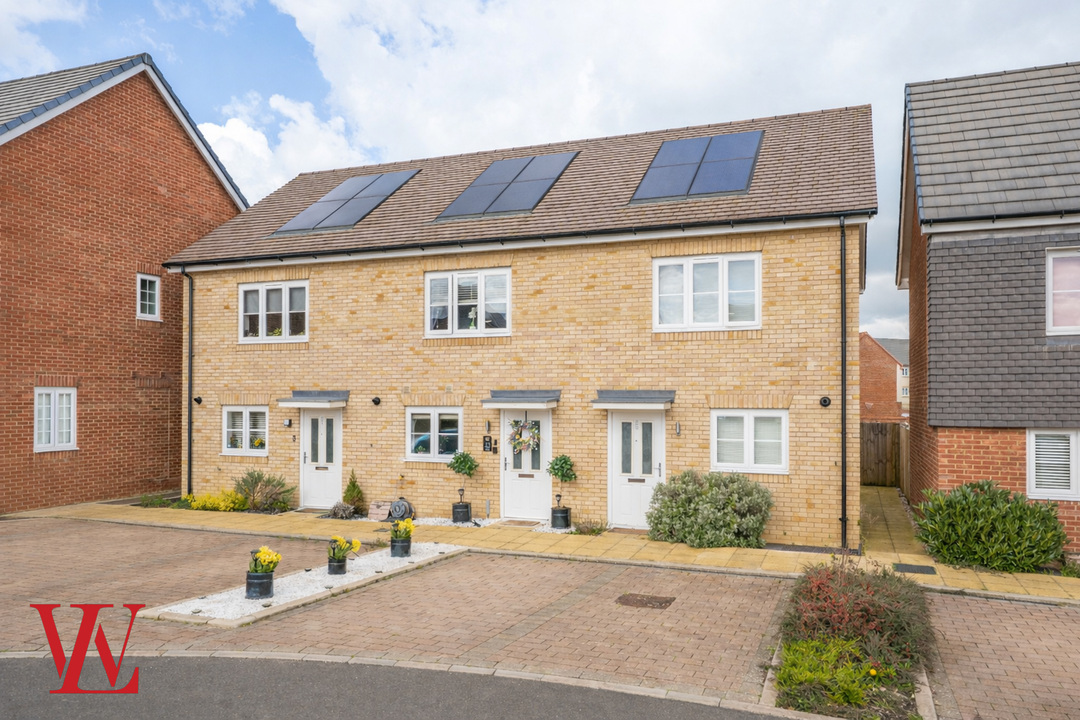 2 bed terraced house for sale in Davey Road, Bishop's Stortford, Hertfordshire - Property Image 1