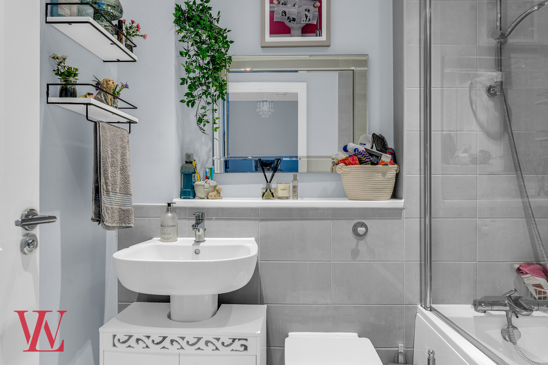 2 bed terraced house for sale in Davey Road, Bishop's Stortford, Hertfordshire  - Property Image 10