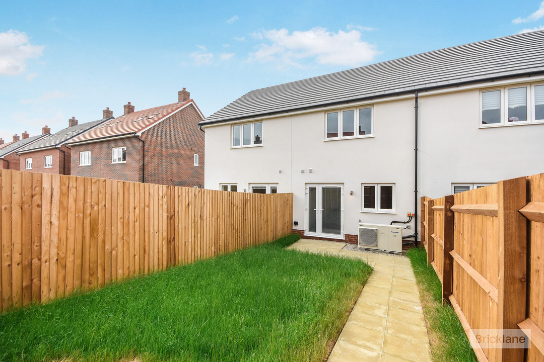 2 bed terraced house to rent in Poolbay Meadow, Little Dunmow, Essex  - Property Image 9