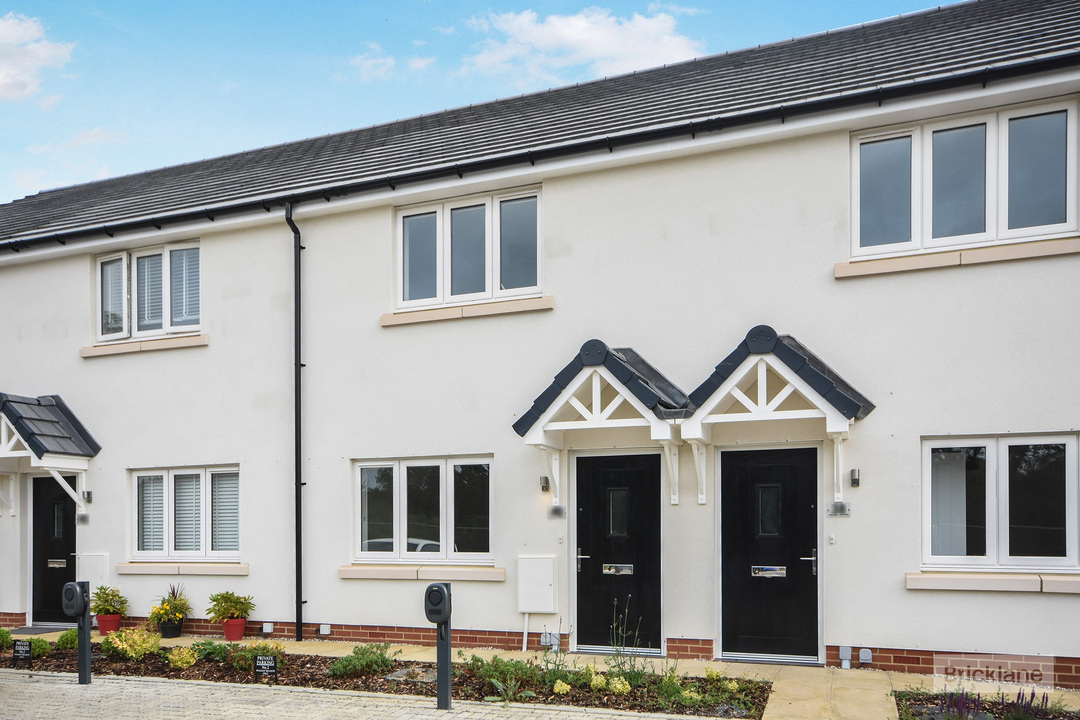 2 bed terraced house to rent in Poolbay Meadow, Little Dunmow, Essex