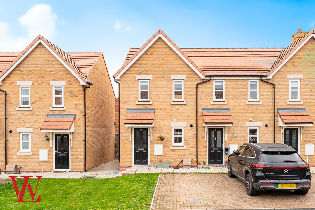 2 bed end of terrace house for sale in Cole Way, Bishop's Stortford  - Property Image 1