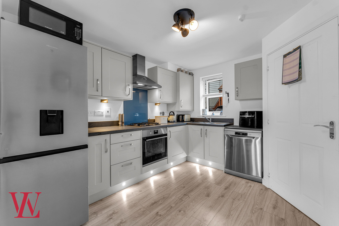 2 bed end of terrace house for sale in Cole Way, Bishop's Stortford  - Property Image 3