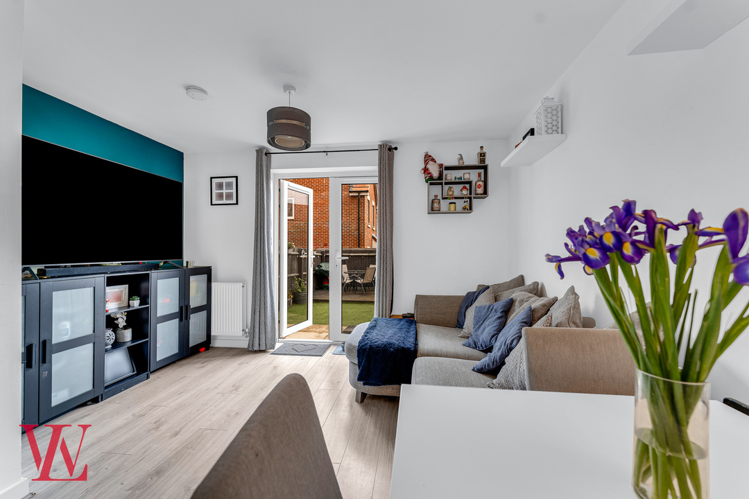 2 bed end of terrace house for sale in Cole Way, Bishop's Stortford 3