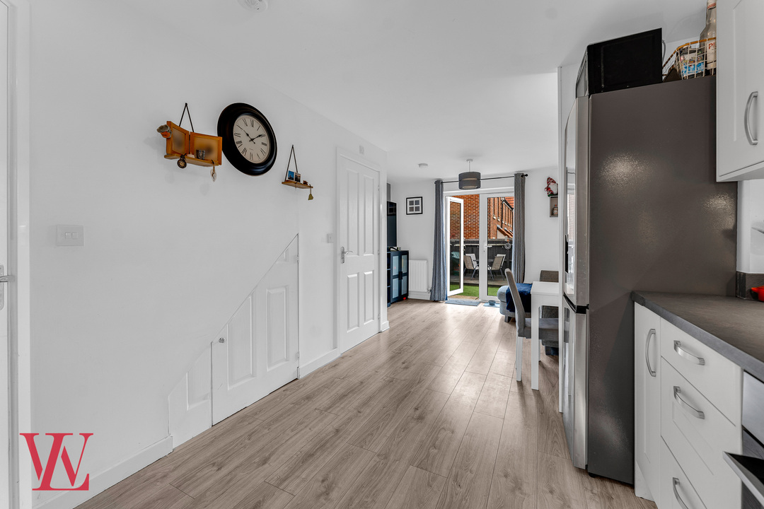 2 bed end of terrace house for sale in Cole Way, Bishop's Stortford  - Property Image 5