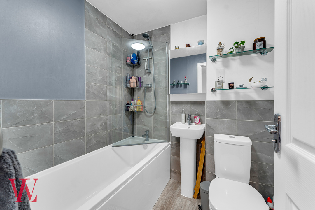 2 bed end of terrace house for sale in Cole Way, Bishop's Stortford 8