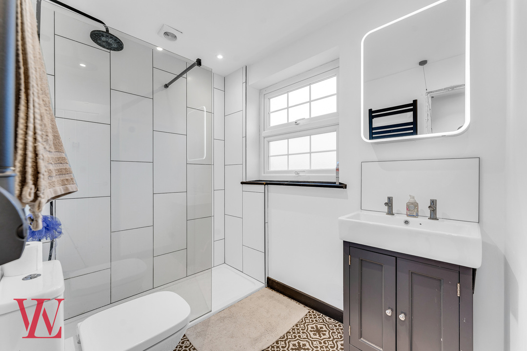 4 bed terraced house for sale in Bakers Court, Hockerill Street, Bishop's Stortford, Hertfordshire  - Property Image 5