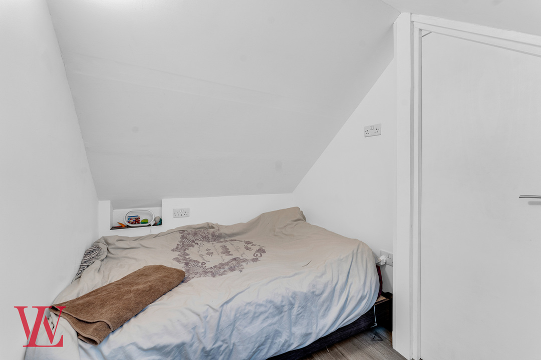 4 bed terraced house for sale in Bakers Court, Hockerill Street, Bishop's Stortford, Hertfordshire  - Property Image 9