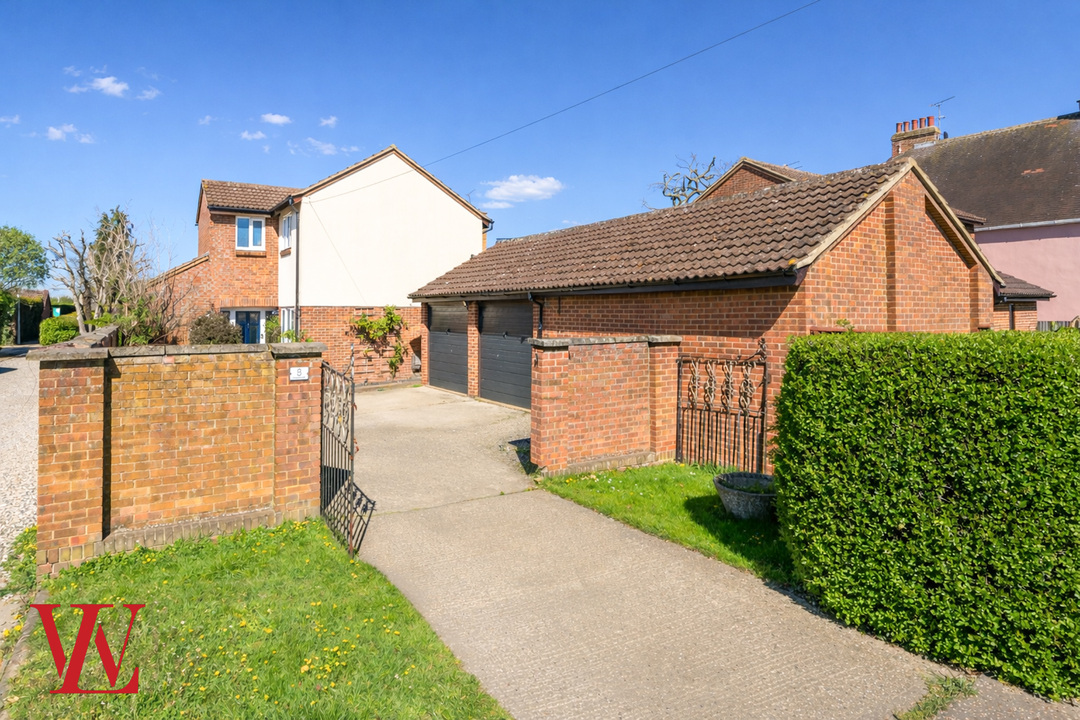 4 bed detached house for sale in Paget Court, Elsenham, Bishop's Stortford, Essex - Property Image 1