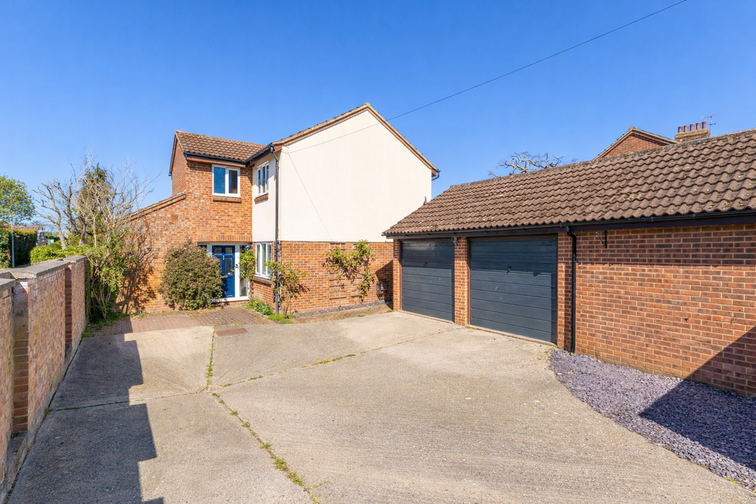 4 bed detached house for sale in Paget Court, Elsenham, Bishop's Stortford, Essex - Property Image 1