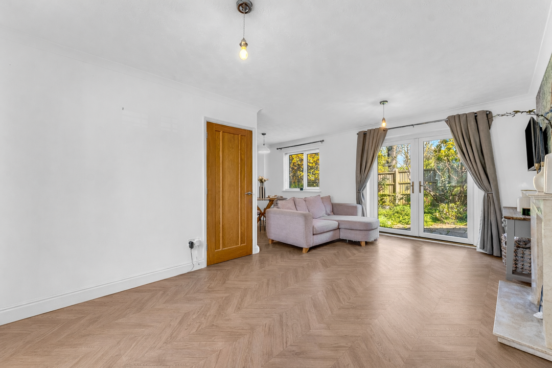 4 bed detached house for sale in Paget Court, Elsenham, Bishop's Stortford, Essex 6