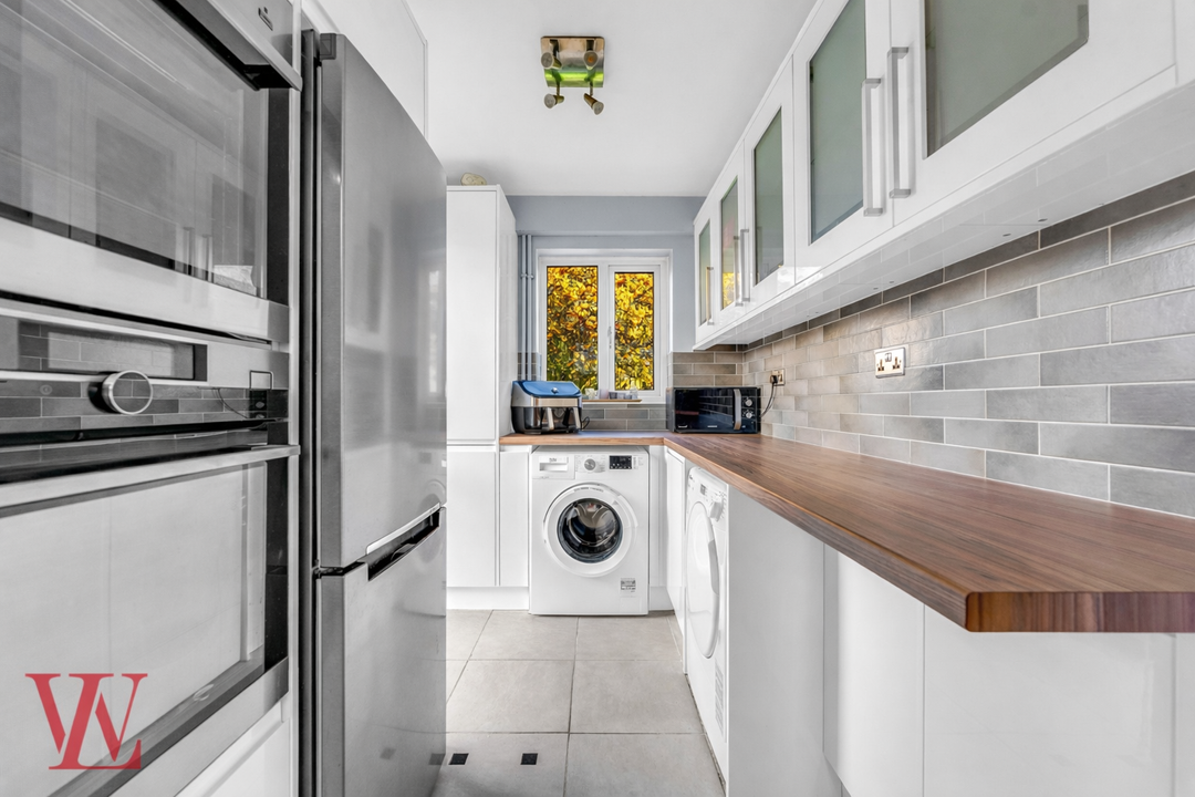 4 bed detached house for sale in Paget Court, Elsenham, Bishop's Stortford, Essex 4