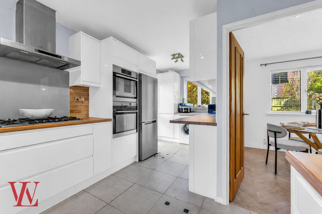 4 bed detached house for sale in Paget Court, Elsenham, Bishop's Stortford, Essex  - Property Image 4