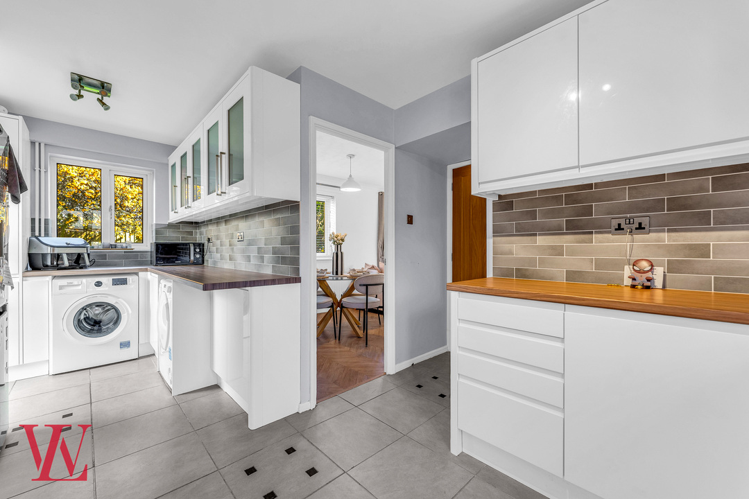 4 bed detached house for sale in Paget Court, Elsenham, Bishop's Stortford, Essex 1