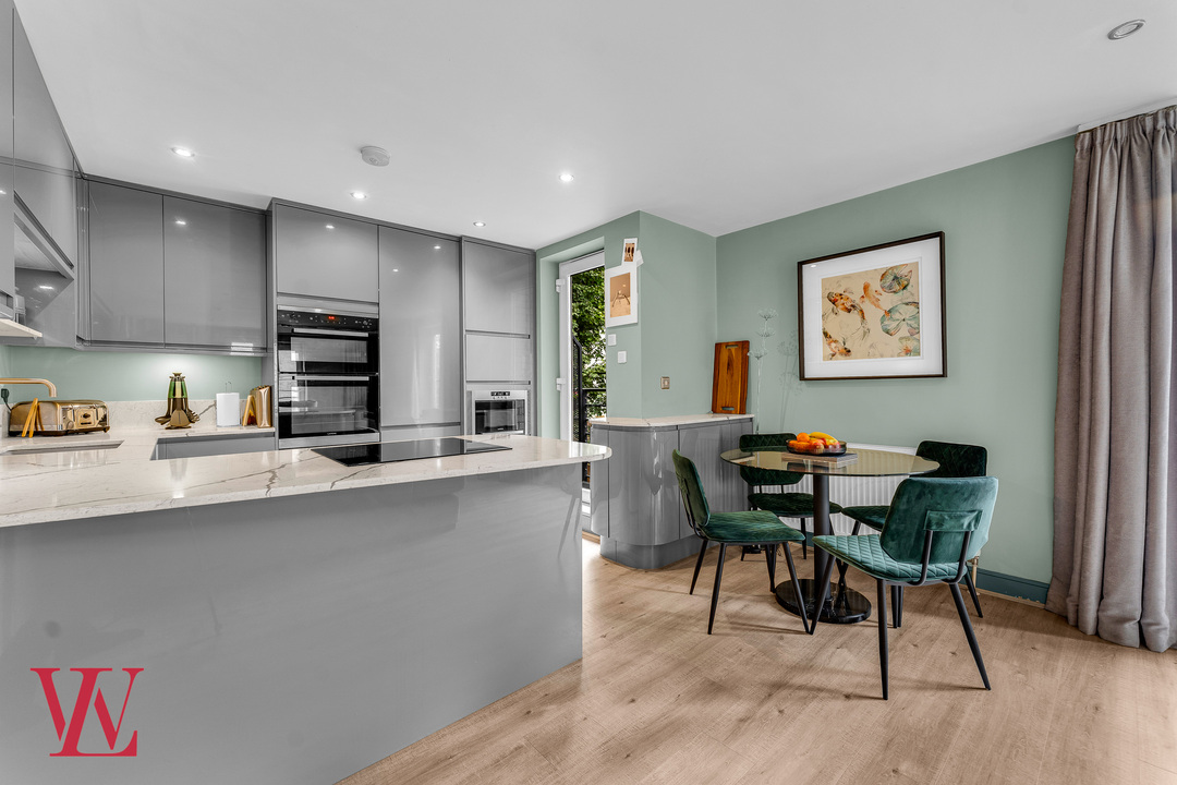 2 bed apartment for sale in St. Stephens Court, Silver Street, Stansted, Essex 6