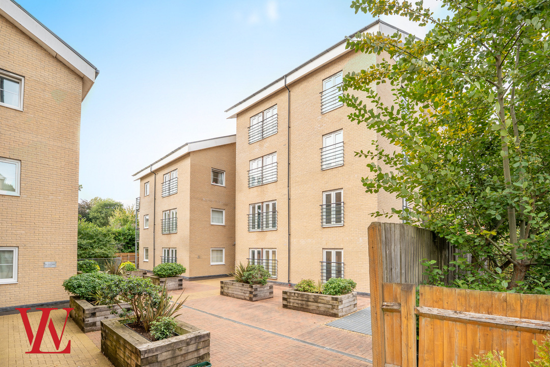 2 bed apartment for sale in St. Stephens Court, Silver Street, Stansted, Essex - Property Image 1