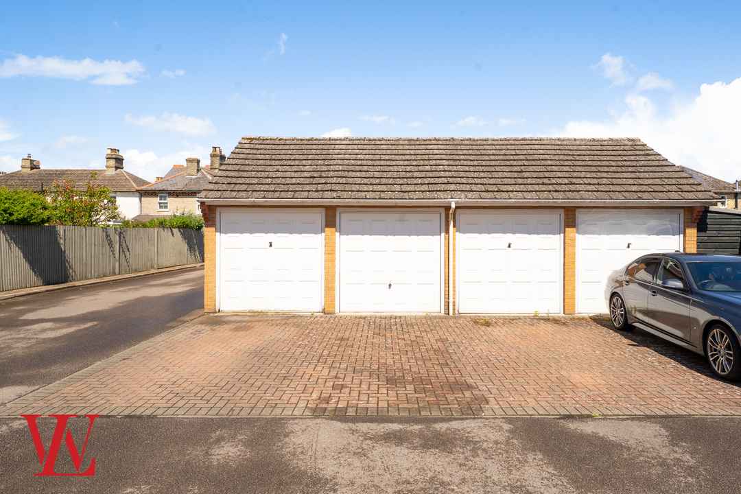 2 bed semi-detached house for sale in Evans Close, Royston, Hertfordshire 16