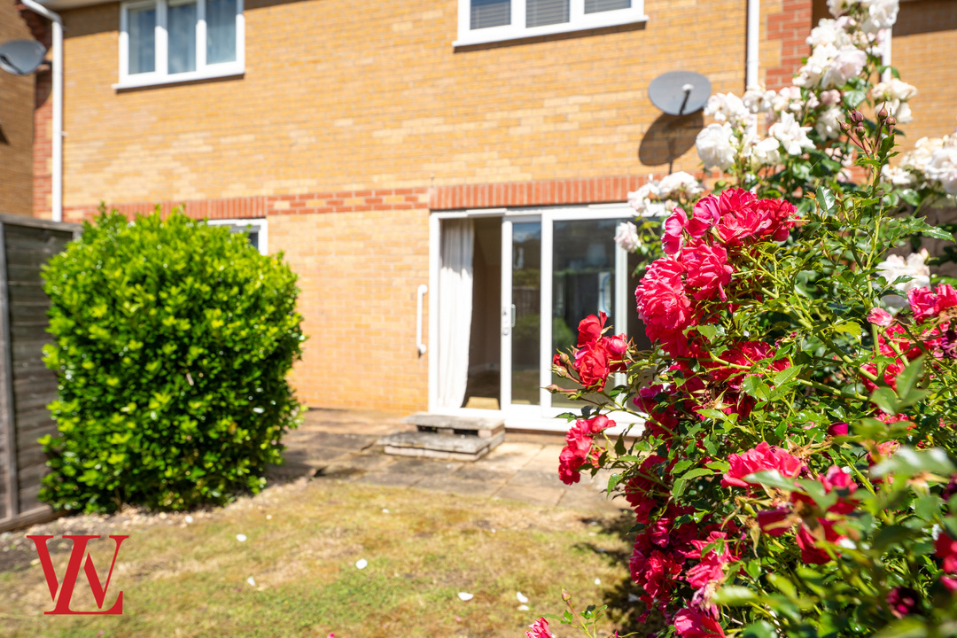 2 bed semi-detached house for sale in Evans Close, Royston, Hertfordshire  - Property Image 18