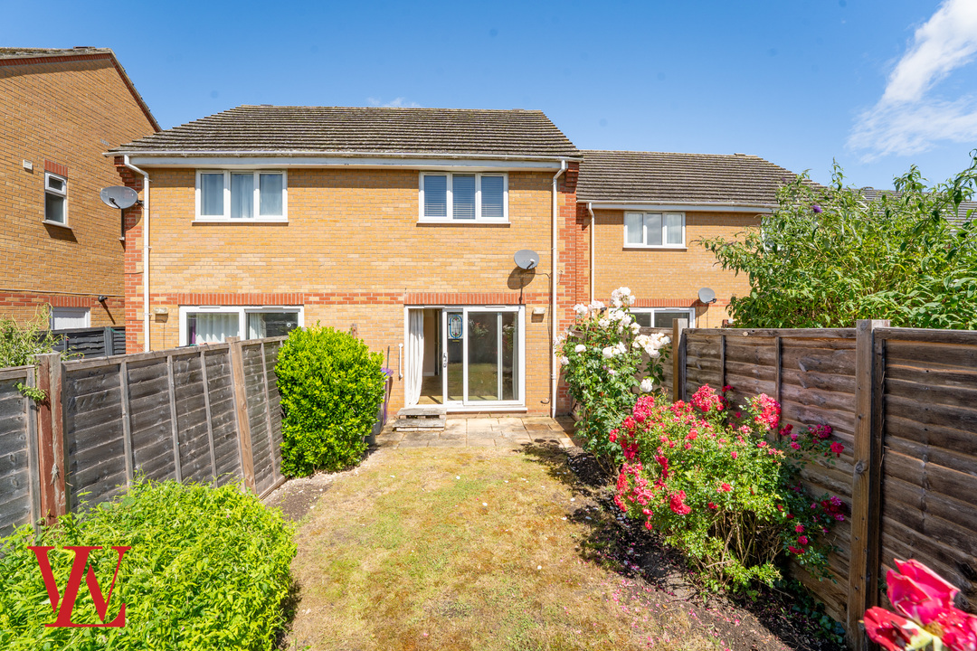 2 bed semi-detached house for sale in Evans Close, Royston, Hertfordshire  - Property Image 2