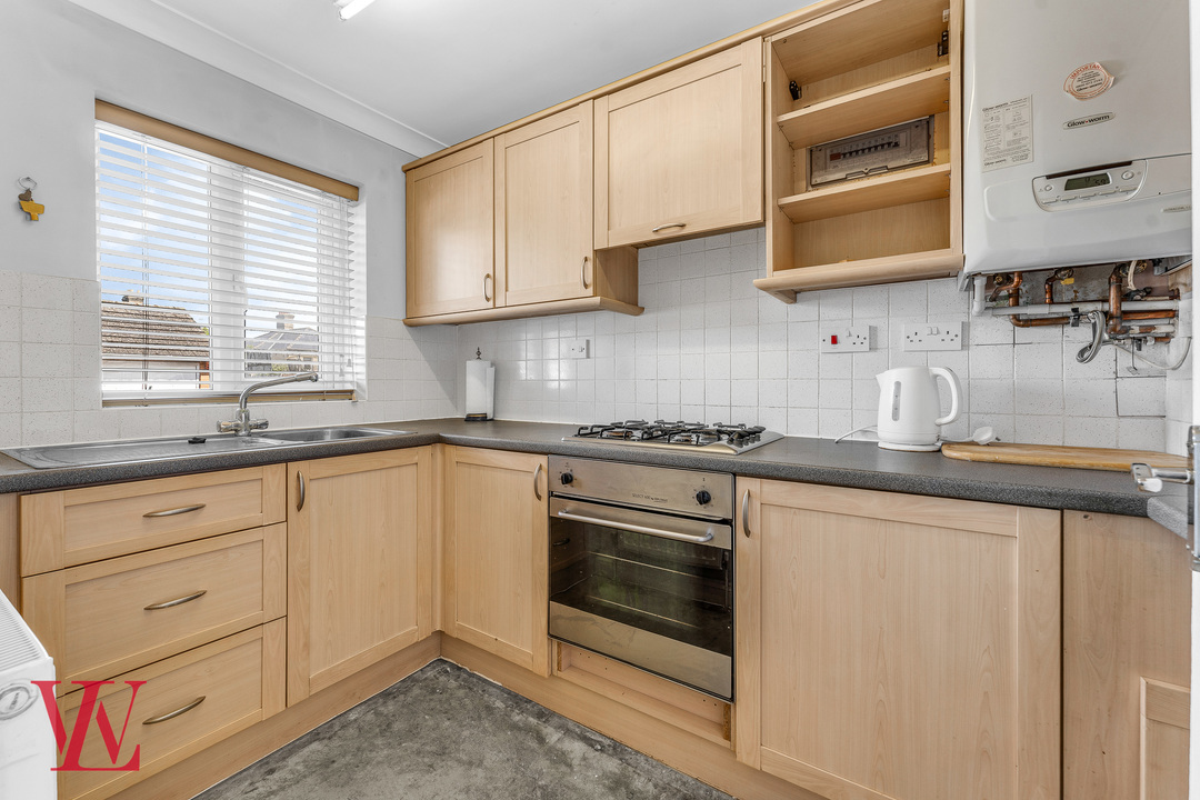 2 bed semi-detached house for sale in Evans Close, Royston, Hertfordshire 7
