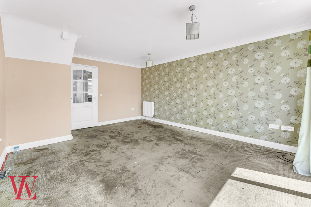 2 bed semi-detached house for sale in Evans Close, Royston, Hertfordshire 4