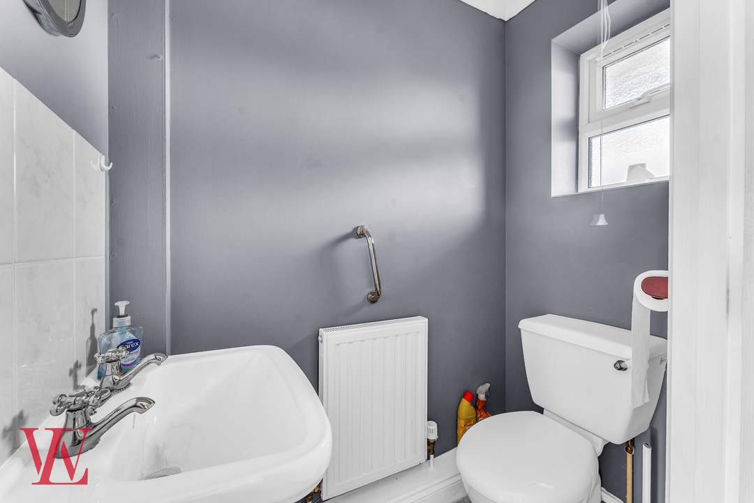 2 bed semi-detached house for sale in Evans Close, Royston, Hertfordshire  - Property Image 7