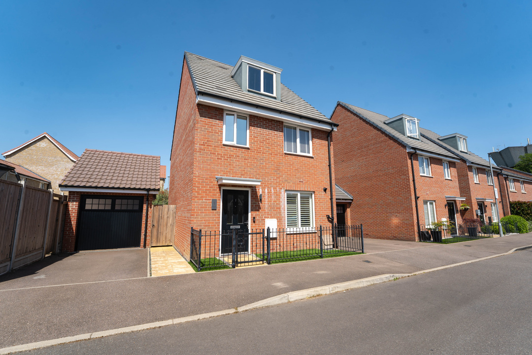 3 bed link detached house for sale in Boswell Street, Bishop's Stortford, Hertfordshire - Property Image 1