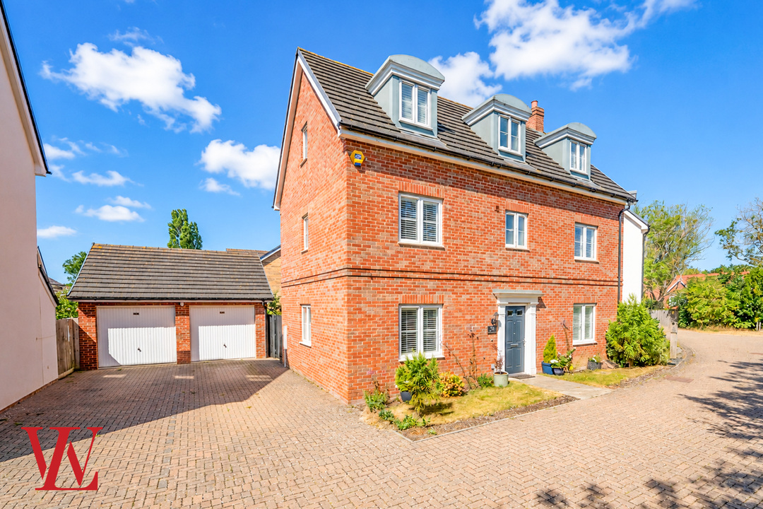 5 bed detached house for sale in Hailes Wood, Elsenham, Bishop's Stortford, Essex - Property Image 1
