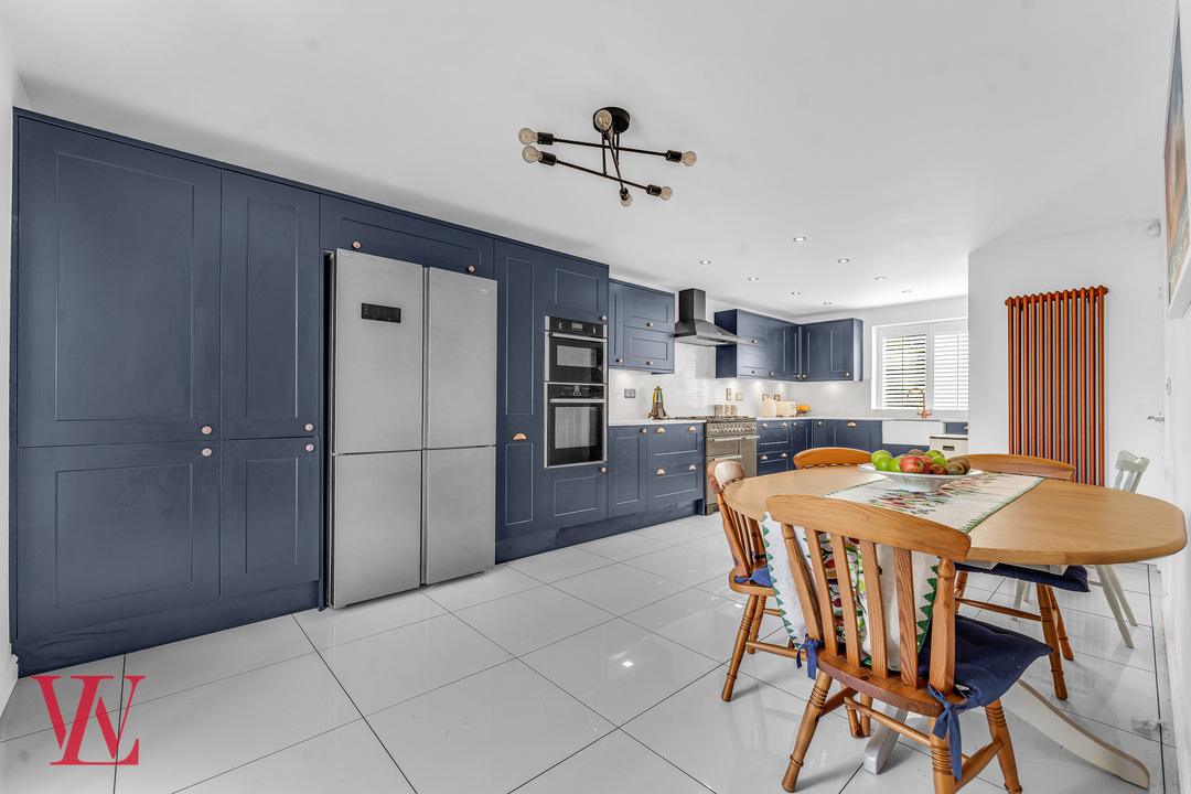 5 bed detached house for sale in Hailes Wood, Elsenham, Bishop's Stortford, Essex 2