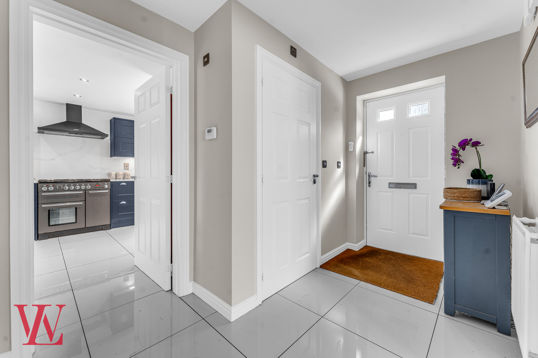 5 bed detached house for sale in Hailes Wood, Elsenham, Bishop's Stortford, Essex  - Property Image 12