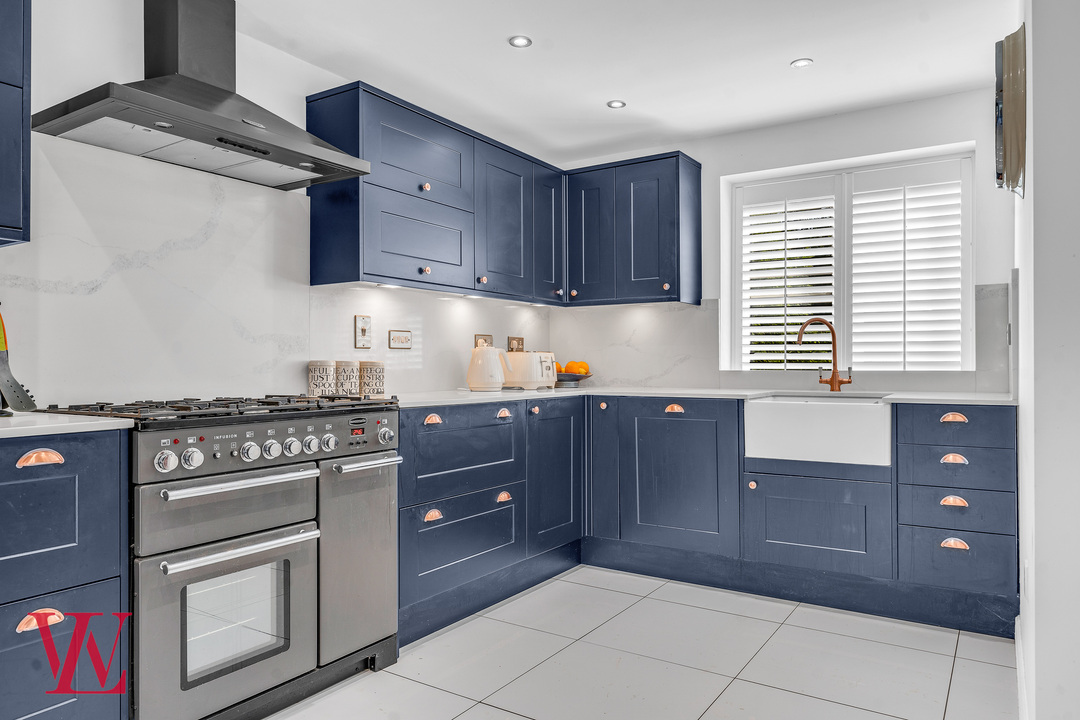 5 bed detached house for sale in Hailes Wood, Elsenham, Bishop's Stortford, Essex 4