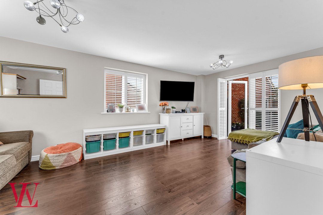 5 bed detached house for sale in Hailes Wood, Elsenham, Bishop's Stortford, Essex  - Property Image 8
