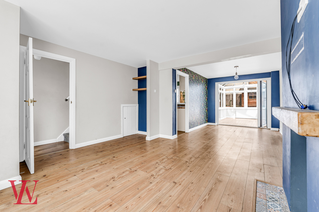 5 bed semi-detached house for sale in Garden Fields, Stebbing, Dunmow, Essex  - Property Image 6