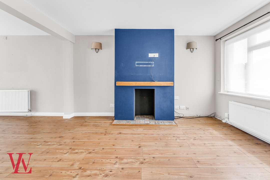 5 bed semi-detached house for sale in Garden Fields, Stebbing, Dunmow, Essex  - Property Image 3