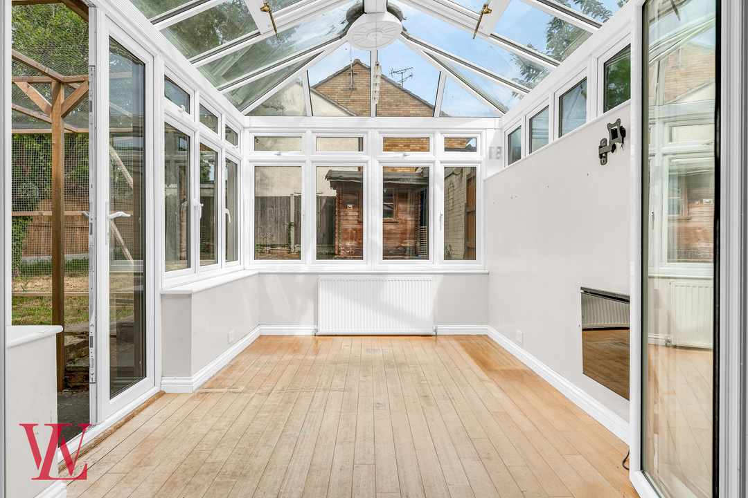 5 bed semi-detached house for sale in Garden Fields, Stebbing, Dunmow, Essex  - Property Image 9