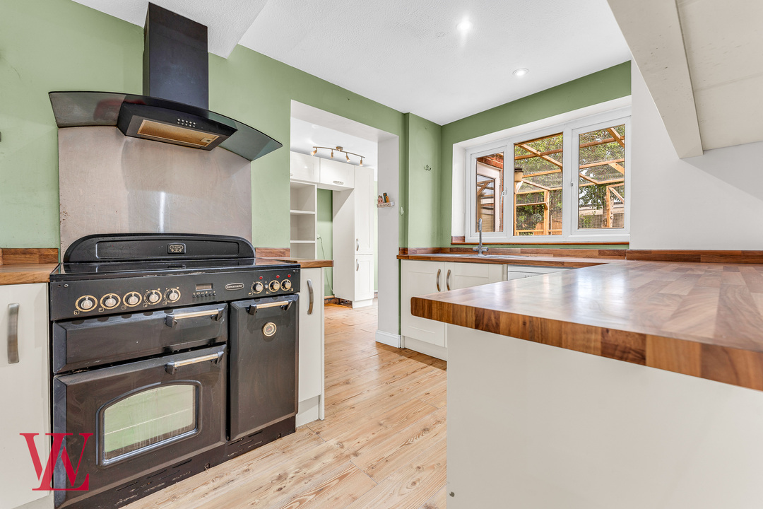 5 bed semi-detached house for sale in Garden Fields, Stebbing, Dunmow, Essex 6