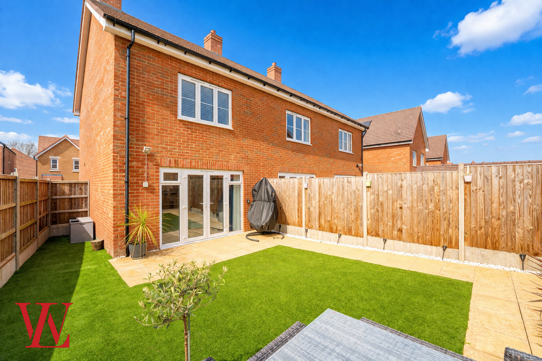 2 bed end of terrace house for sale in Rainbird Road, Bishop's Stortford, Hertfordshire  - Property Image 15