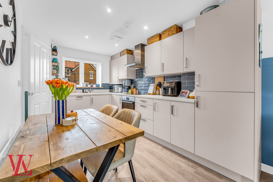 2 bed end of terrace house for sale in Rainbird Road, Bishop's Stortford, Hertfordshire 2