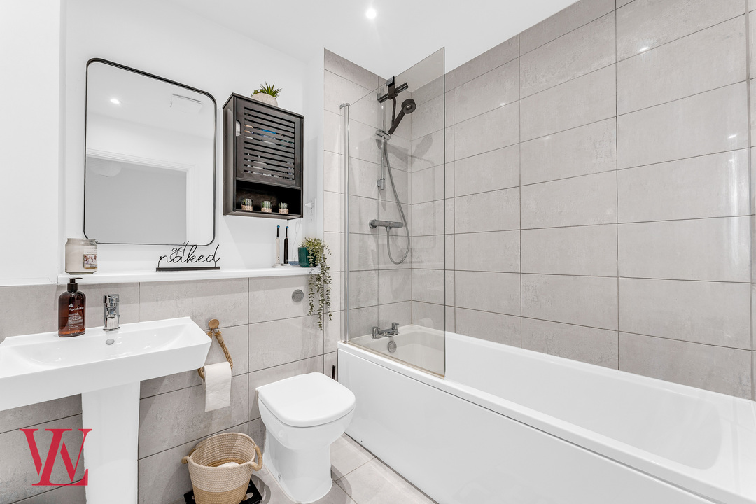 2 bed end of terrace house for sale in Rainbird Road, Bishop's Stortford, Hertfordshire 11