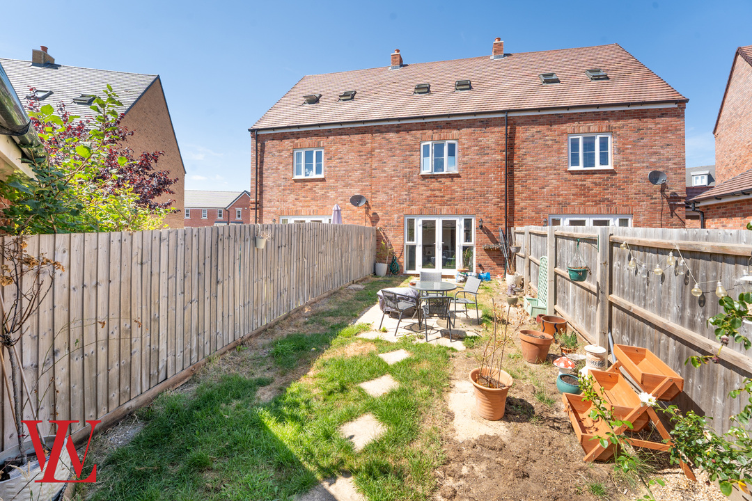 3 bed terraced house for sale in Newland Avenue, Bishop's Stortford, Hertfordshire 15