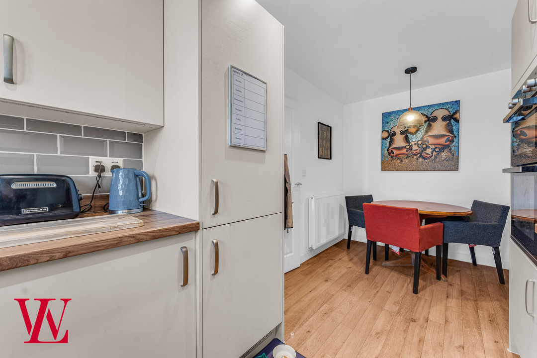 3 bed terraced house for sale in Newland Avenue, Bishop's Stortford, Hertfordshire 5