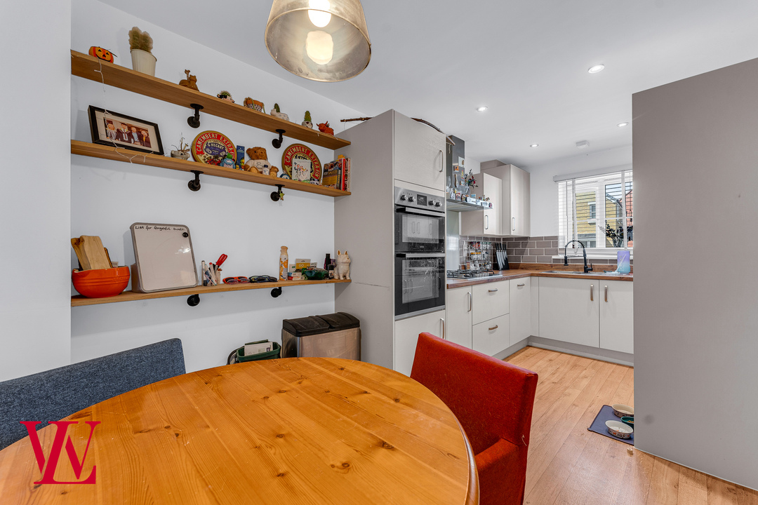 3 bed terraced house for sale in Newland Avenue, Bishop's Stortford, Hertfordshire 3