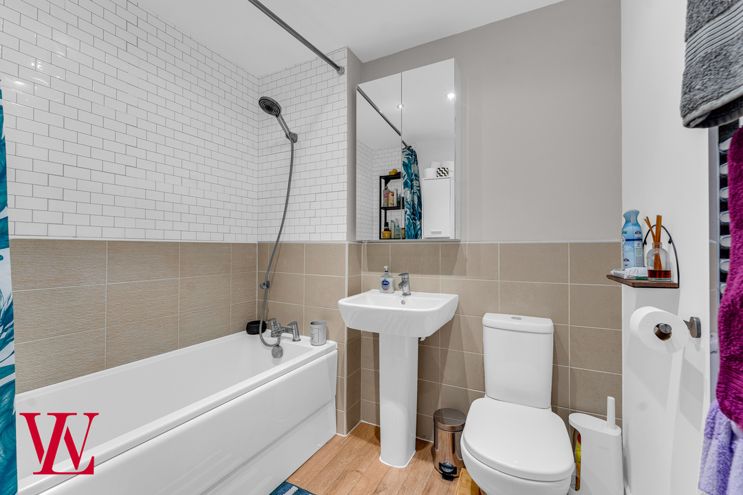 3 bed terraced house for sale in Newland Avenue, Bishop's Stortford, Hertfordshire  - Property Image 14