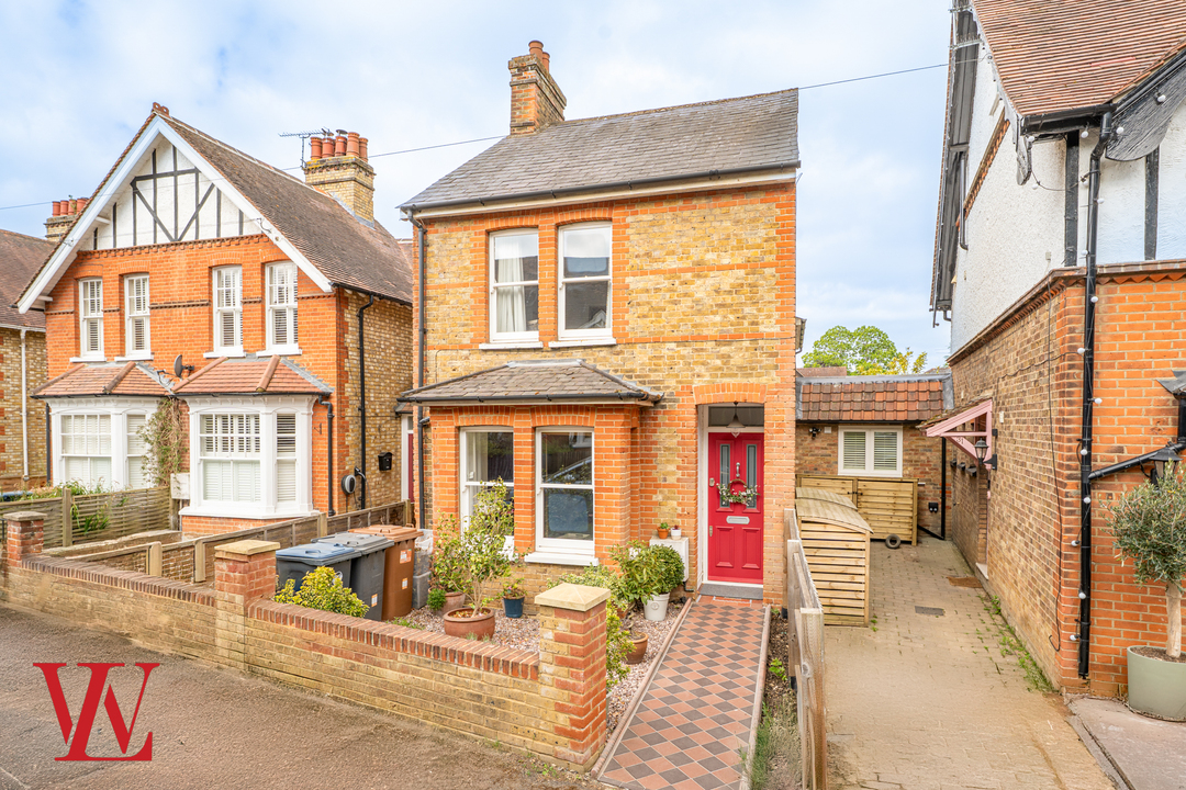3 bed detached house for sale in Manor Road, Bishop's Stortford, Hertfordshire  - Property Image 1