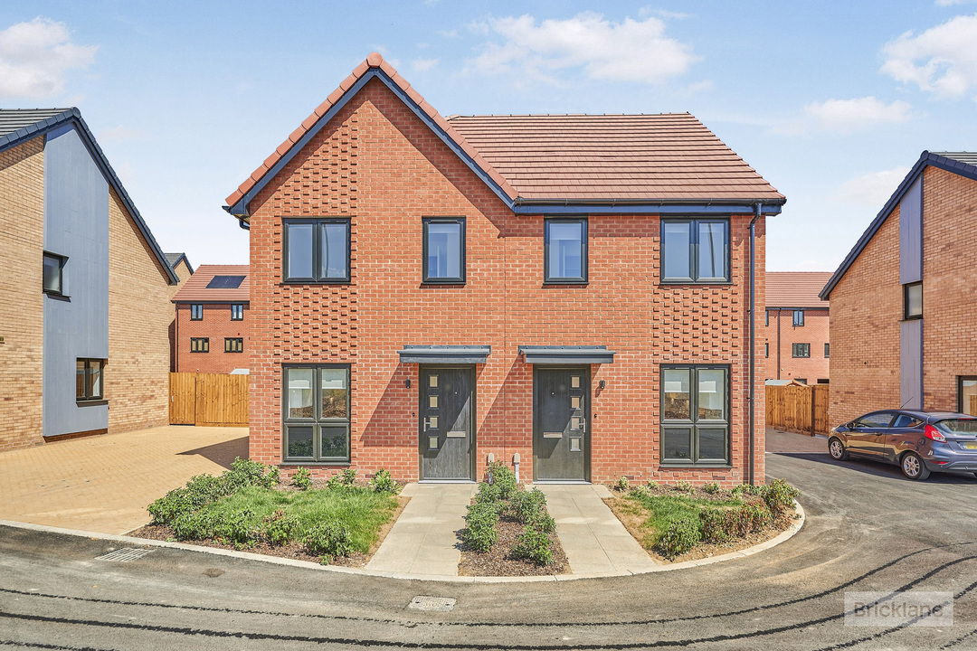 2 bed semi-detached house to rent in Handscomb Way, Bishops Stortford, Hertfordshire  - Property Image 10