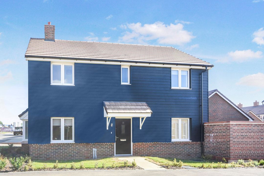 4 bed detached house to rent in Moors Field Drive, Little Dunmow, Essex - Property Image 1