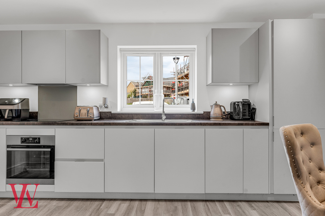 2 bed apartment for sale in Burton Court, Kiffin Road, Bishop's Stortford  - Property Image 10